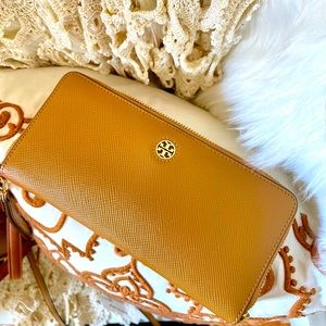 Tory burch Robinson Zip leather wallet